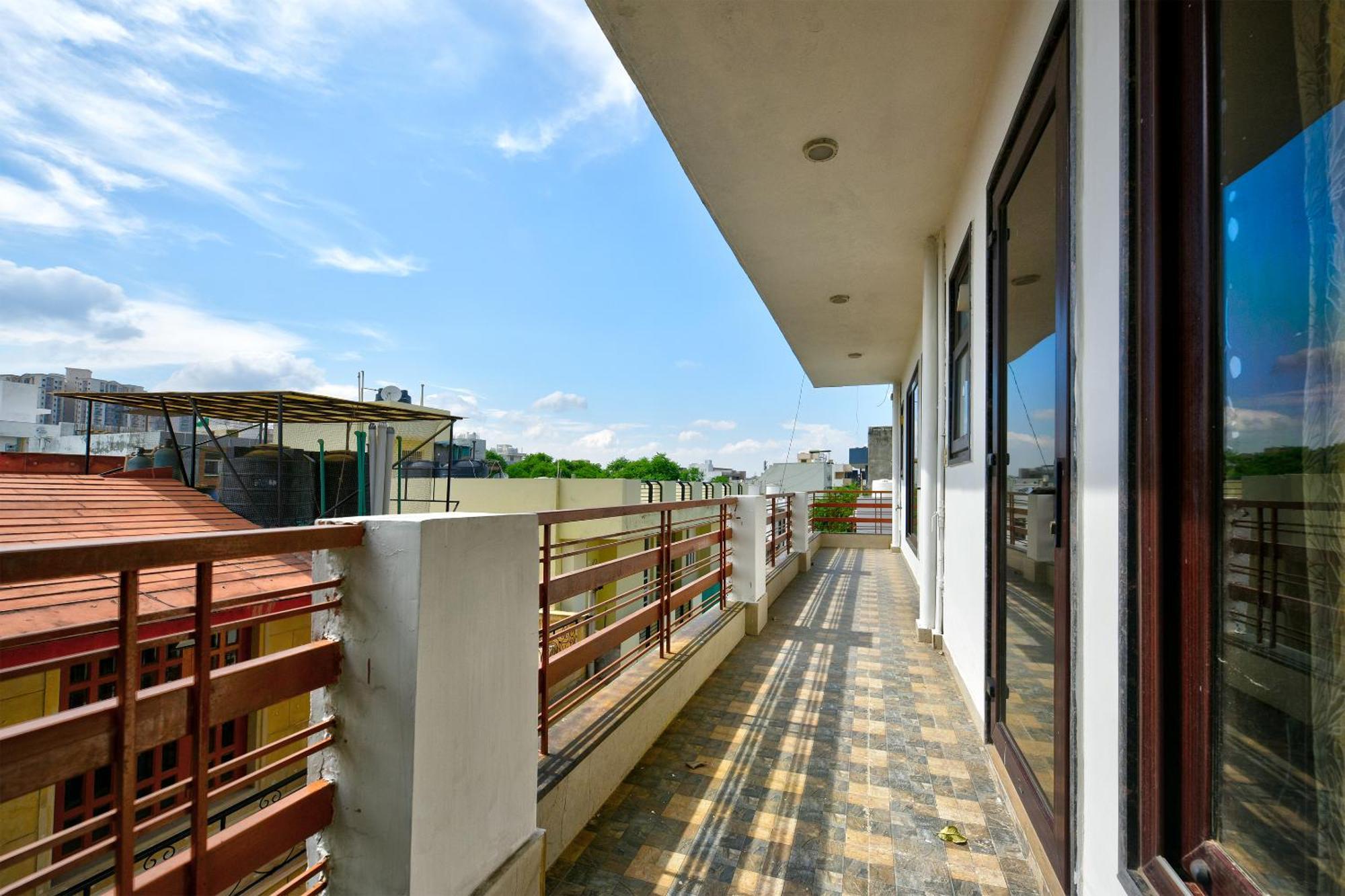 Hotel Leaf 9 Boutique, Near Golf Course Road And Galleria Market غورغاون المظهر الخارجي الصورة