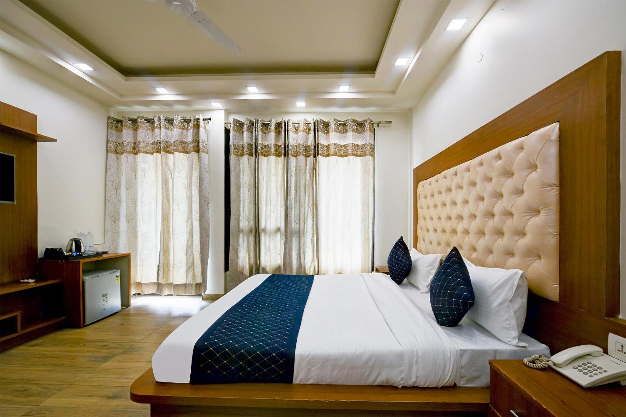 Hotel Leaf 9 Boutique, Near Golf Course Road And Galleria Market غورغاون المظهر الخارجي الصورة