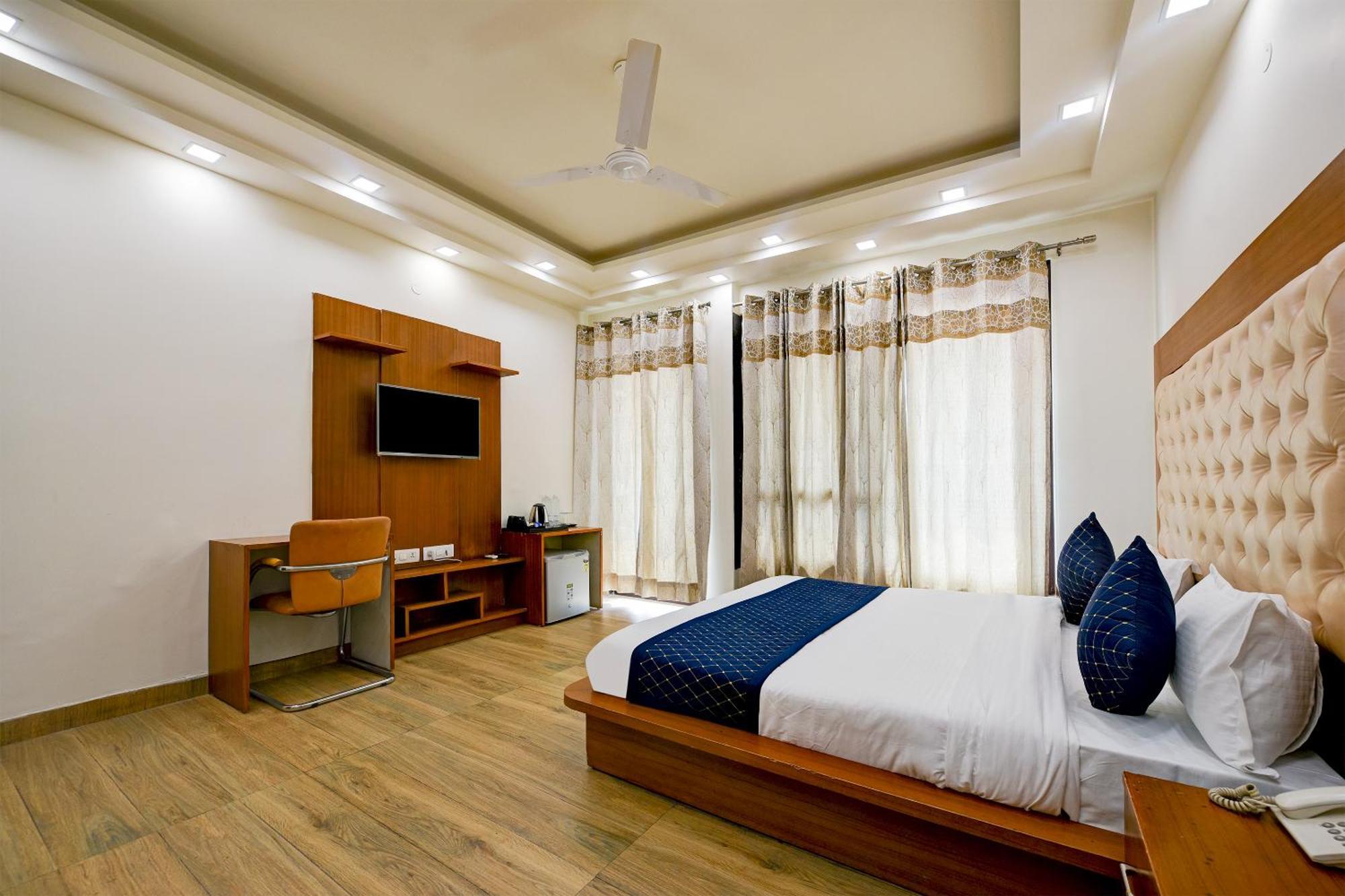 Hotel Leaf 9 Boutique, Near Golf Course Road And Galleria Market غورغاون المظهر الخارجي الصورة