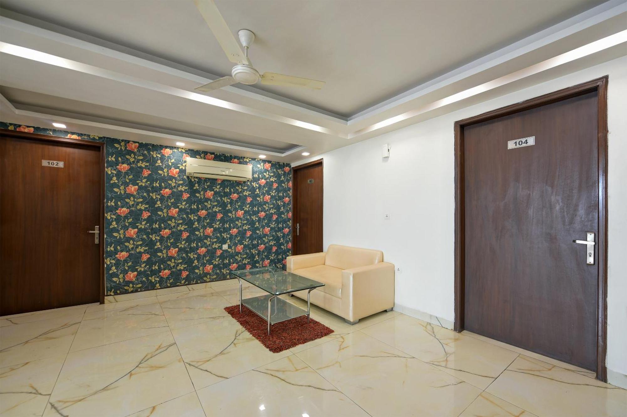 Hotel Leaf 9 Boutique, Near Golf Course Road And Galleria Market غورغاون المظهر الخارجي الصورة