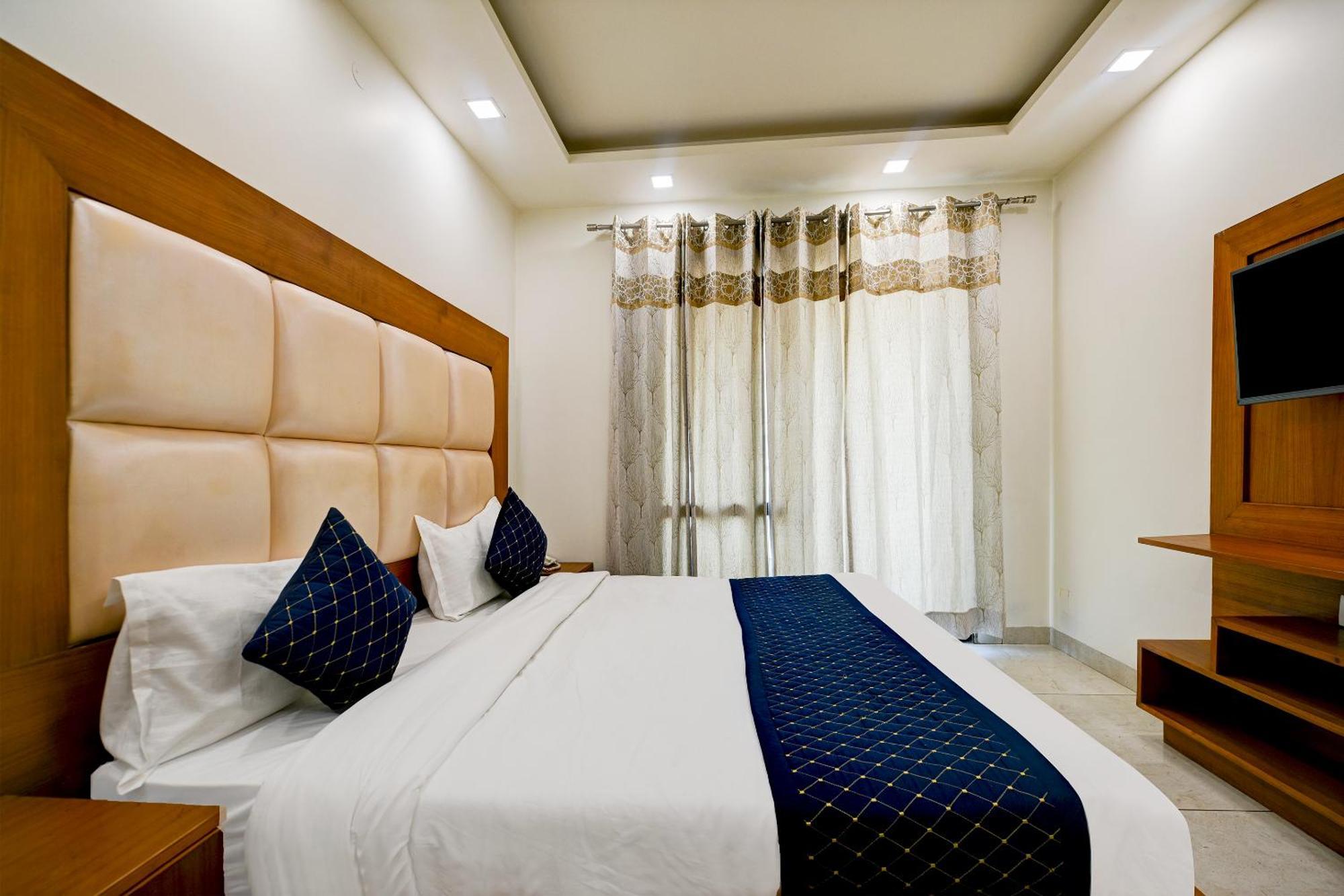 Hotel Leaf 9 Boutique, Near Golf Course Road And Galleria Market غورغاون المظهر الخارجي الصورة