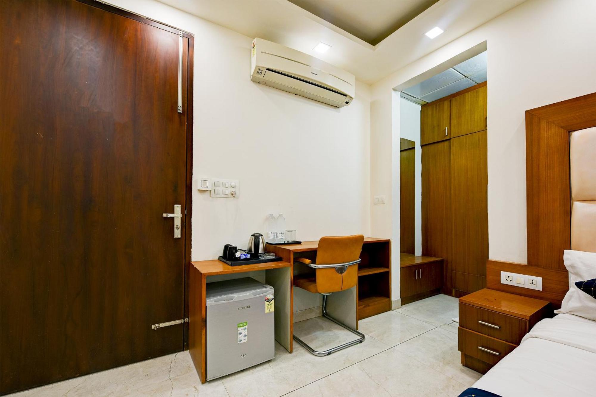 Hotel Leaf 9 Boutique, Near Golf Course Road And Galleria Market غورغاون المظهر الخارجي الصورة