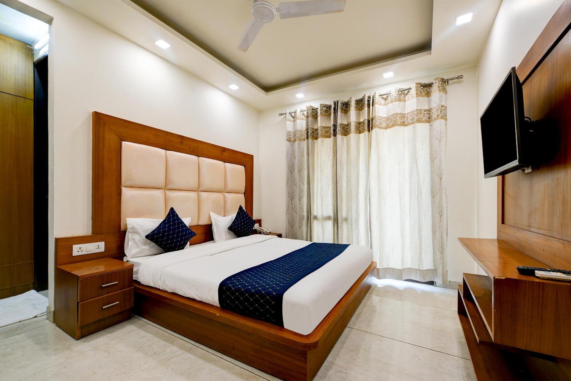 Hotel Leaf 9 Boutique, Near Golf Course Road And Galleria Market غورغاون المظهر الخارجي الصورة