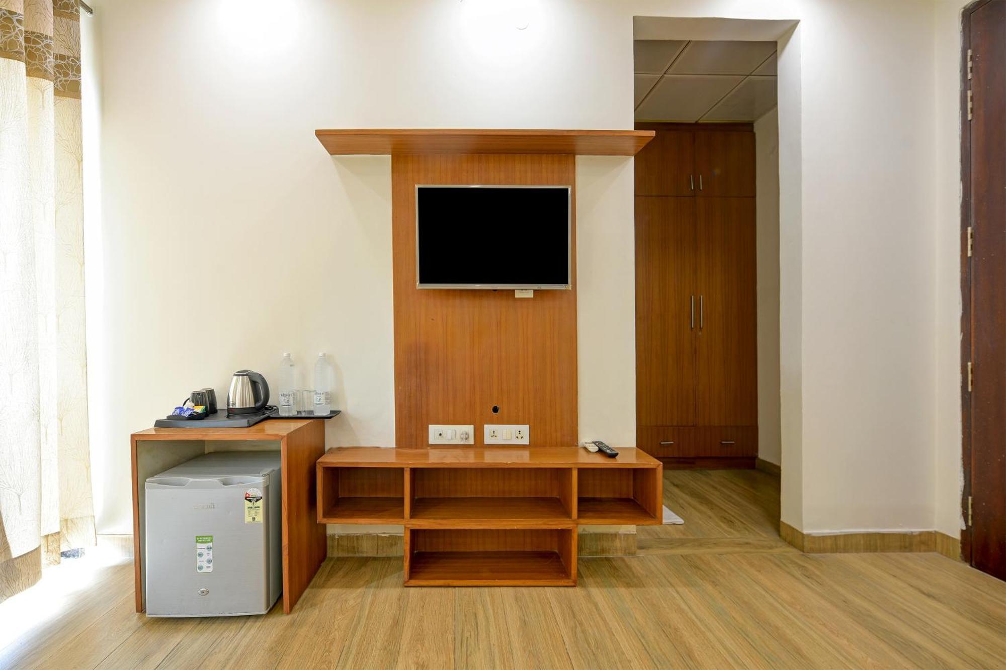 Hotel Leaf 9 Boutique, Near Golf Course Road And Galleria Market غورغاون المظهر الخارجي الصورة