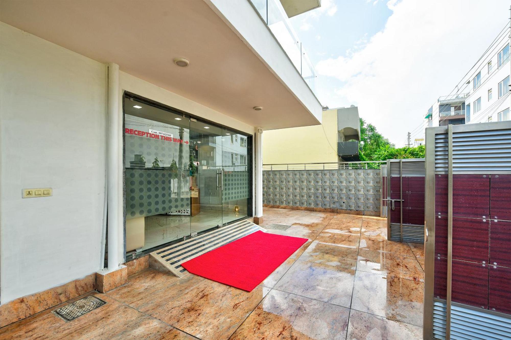 Hotel Leaf 9 Boutique, Near Golf Course Road And Galleria Market غورغاون المظهر الخارجي الصورة
