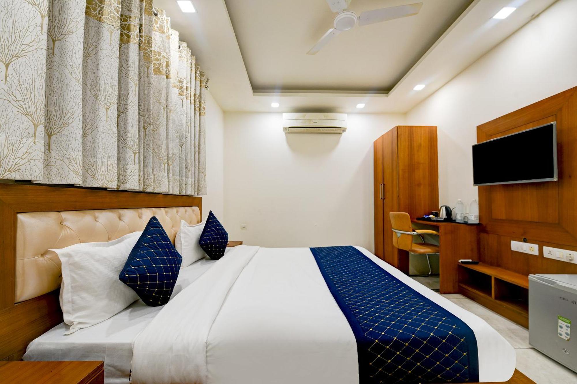 Hotel Leaf 9 Boutique, Near Golf Course Road And Galleria Market غورغاون المظهر الخارجي الصورة