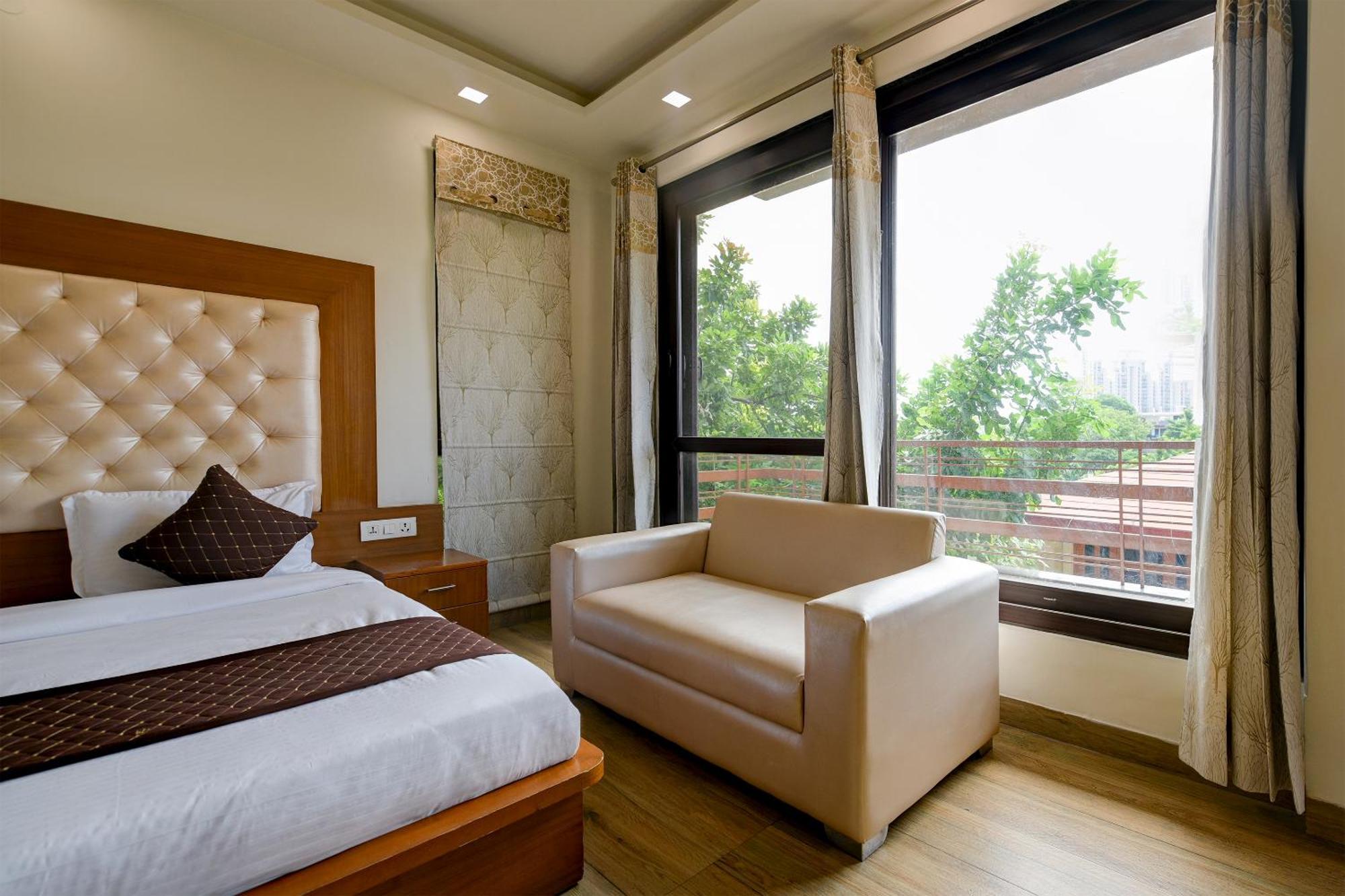 Hotel Leaf 9 Boutique, Near Golf Course Road And Galleria Market غورغاون المظهر الخارجي الصورة