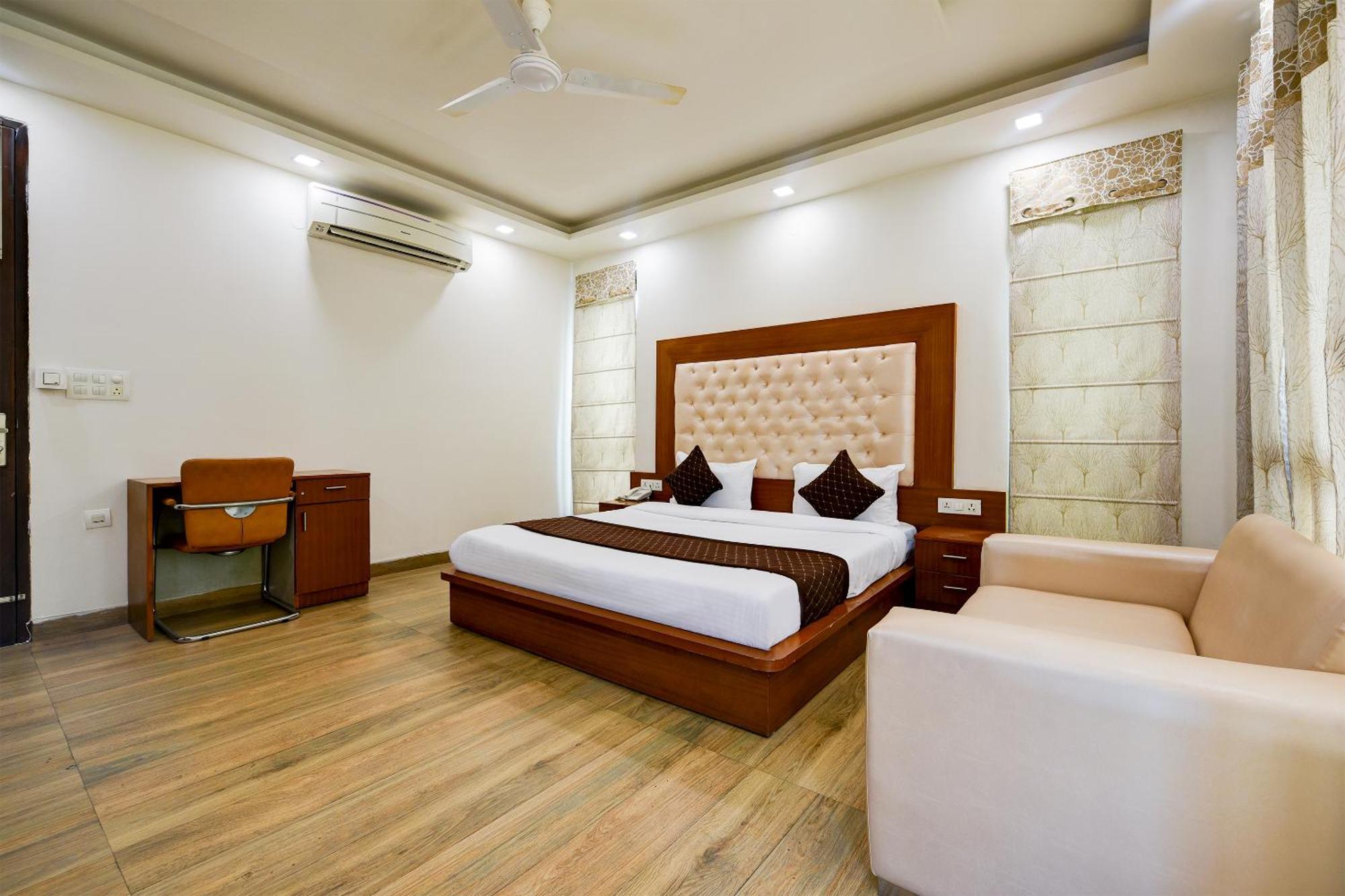 Hotel Leaf 9 Boutique, Near Golf Course Road And Galleria Market غورغاون المظهر الخارجي الصورة