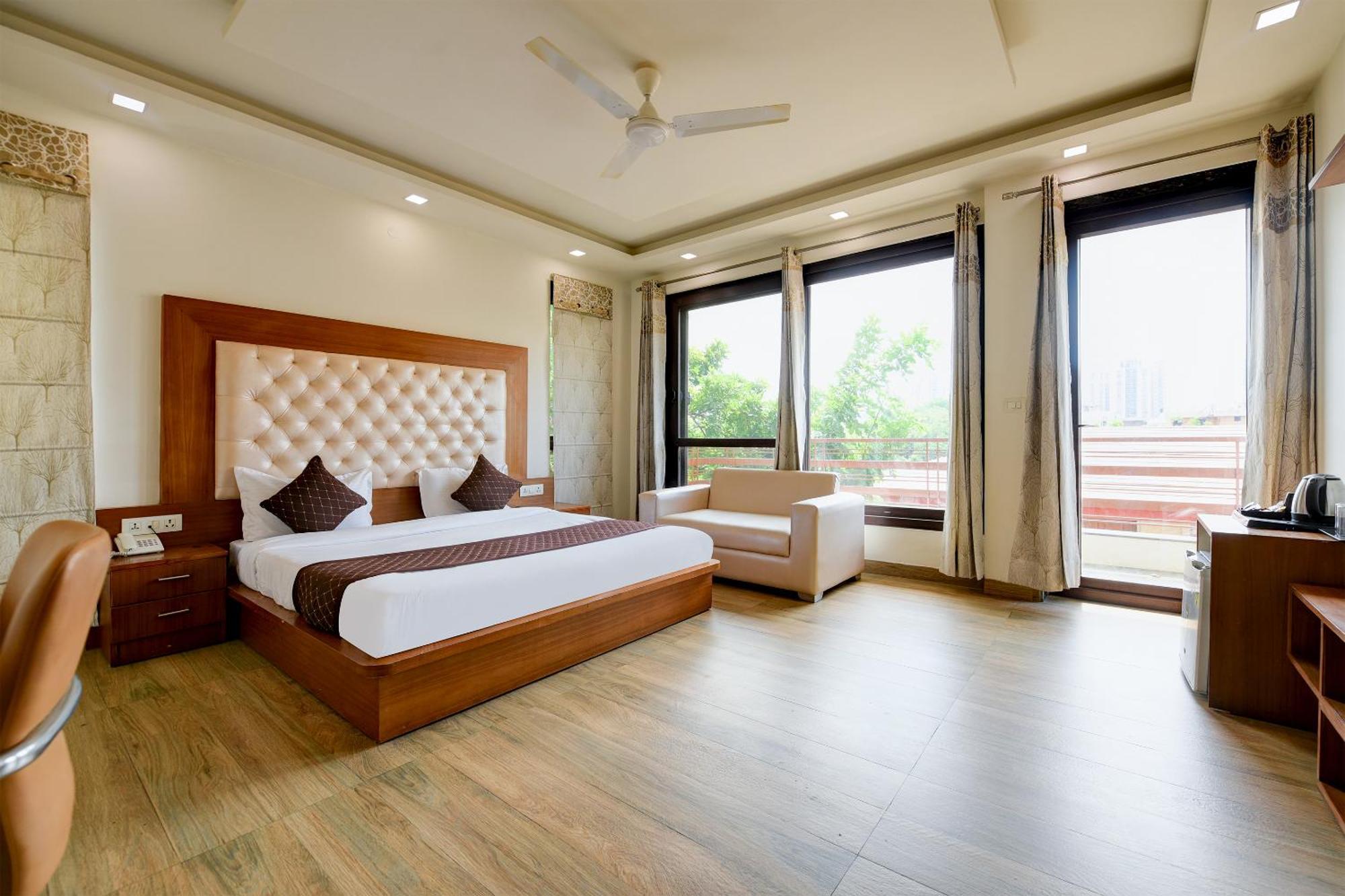 Hotel Leaf 9 Boutique, Near Golf Course Road And Galleria Market غورغاون المظهر الخارجي الصورة