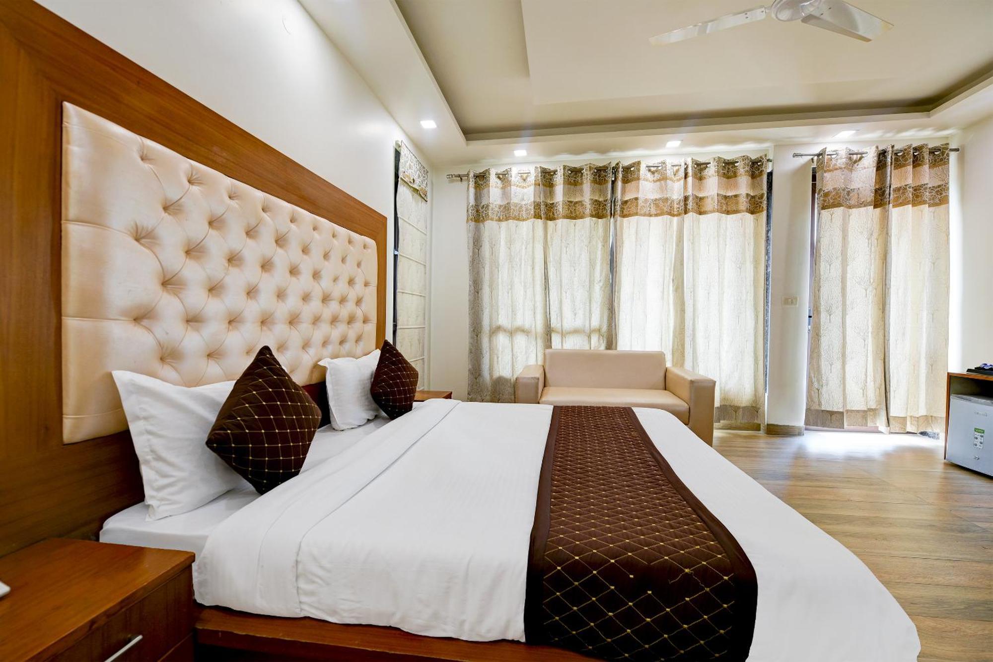 Hotel Leaf 9 Boutique, Near Golf Course Road And Galleria Market غورغاون المظهر الخارجي الصورة